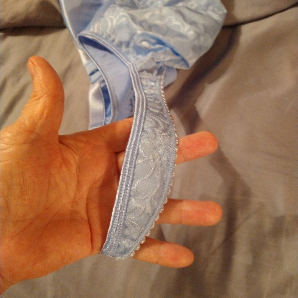 Bra - Picture 2 of 4
